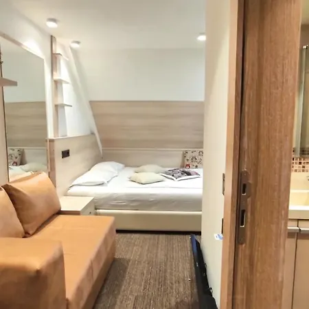 Angella Kop Konaci Apartment *