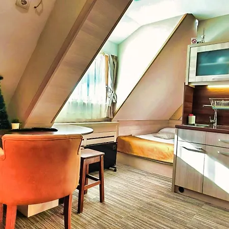 Angella Kop Konaci Apartment *